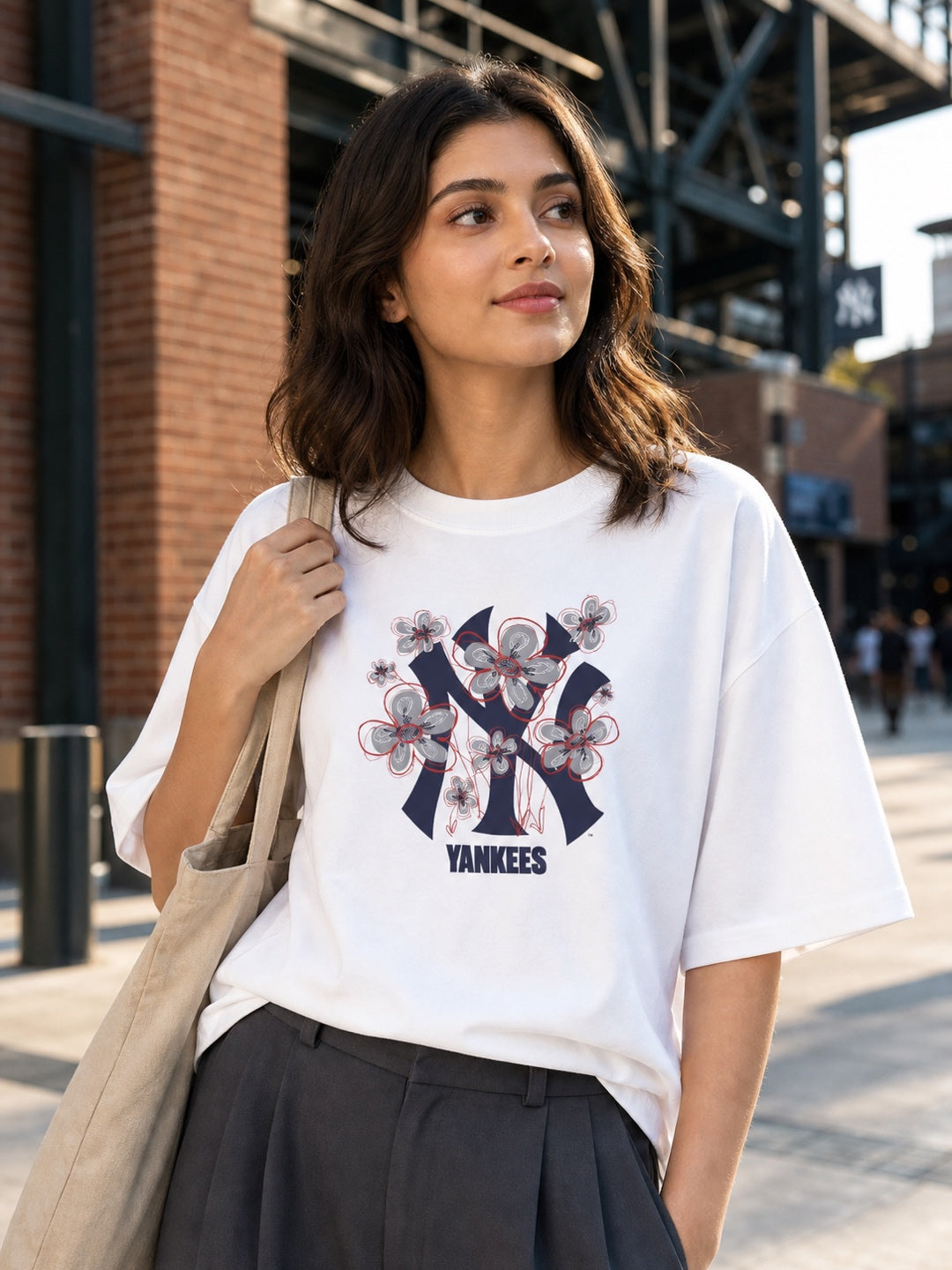 Teevybe New York Yankees Graphic Oversized T-Shirt – White