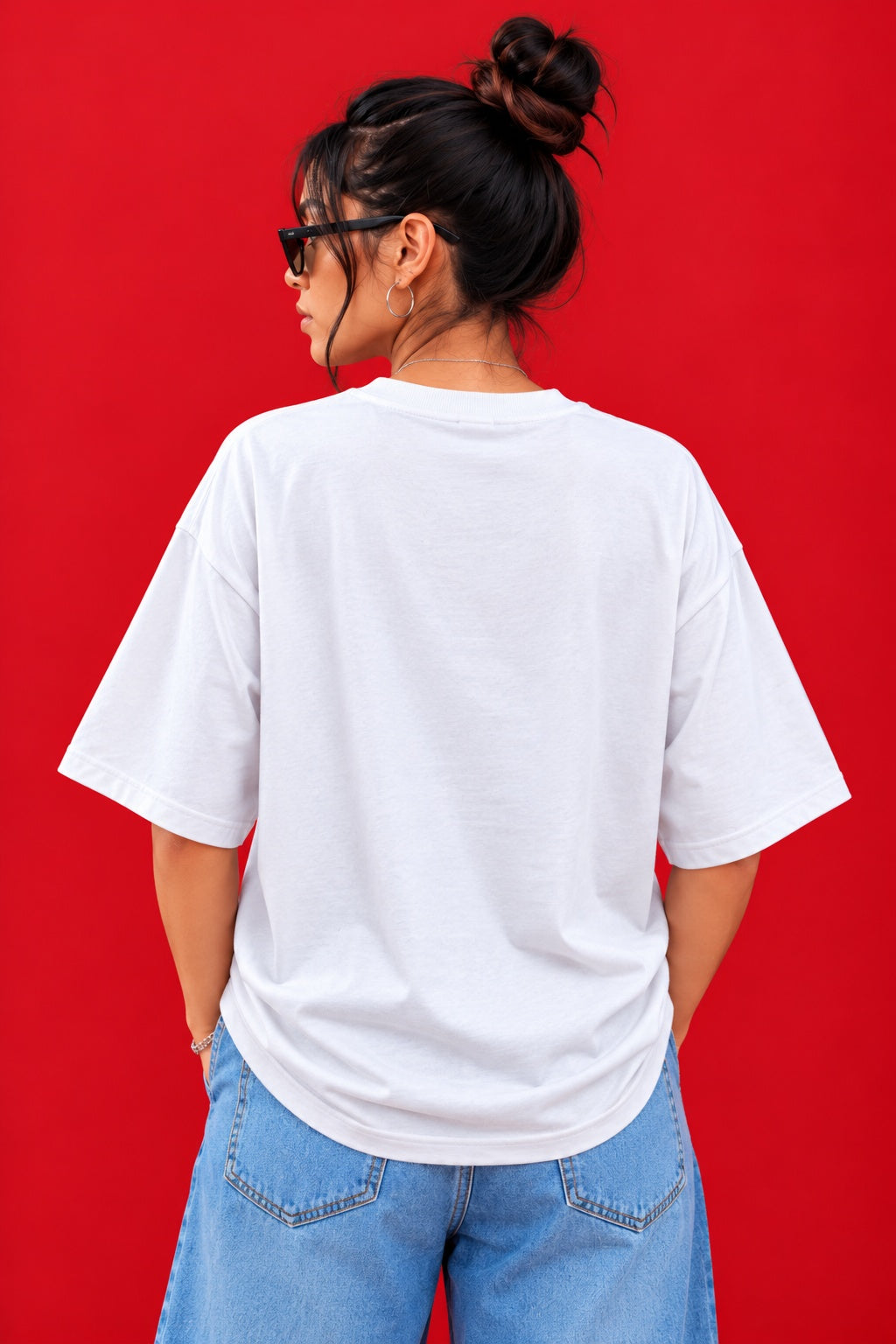 TeeVybe Women’s White Oversized T-Shirt with Van Gogh Starry Night Graphic Print